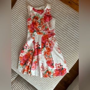 COPY - Really pretty dress! Beautiful floral pattern with bold colors.